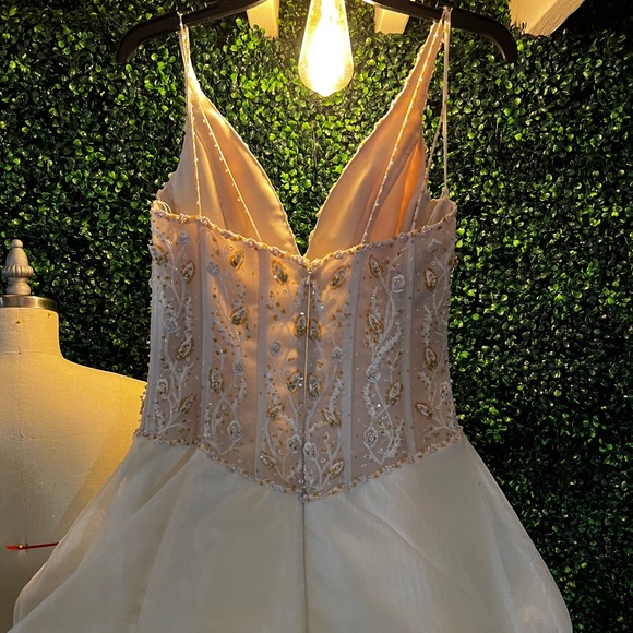 Evening gown / wedding dress / prom dress - Picture 2 of 8